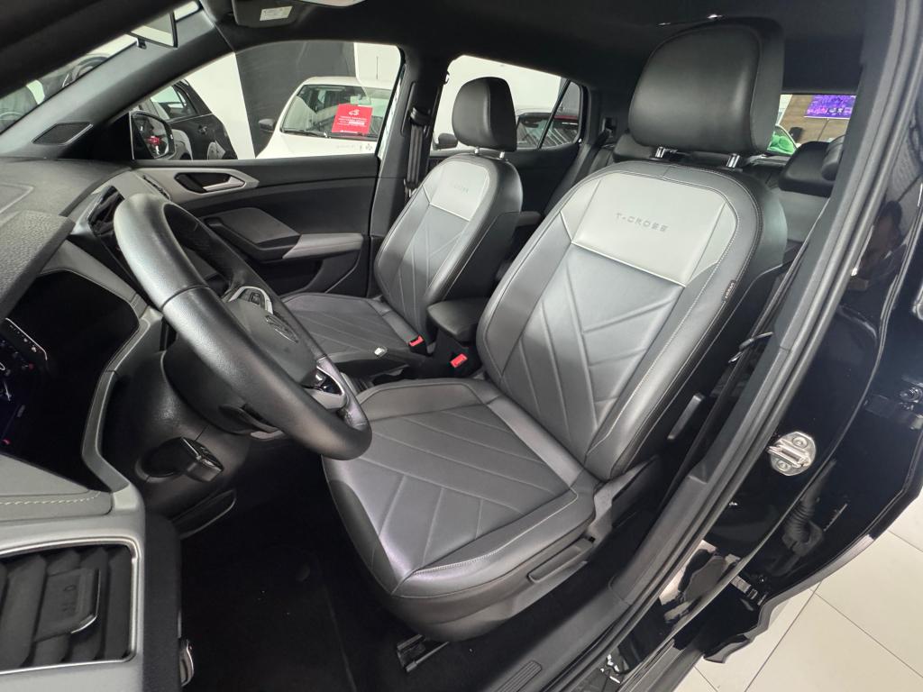 VOLKSWAGEN T-Cross - Foto