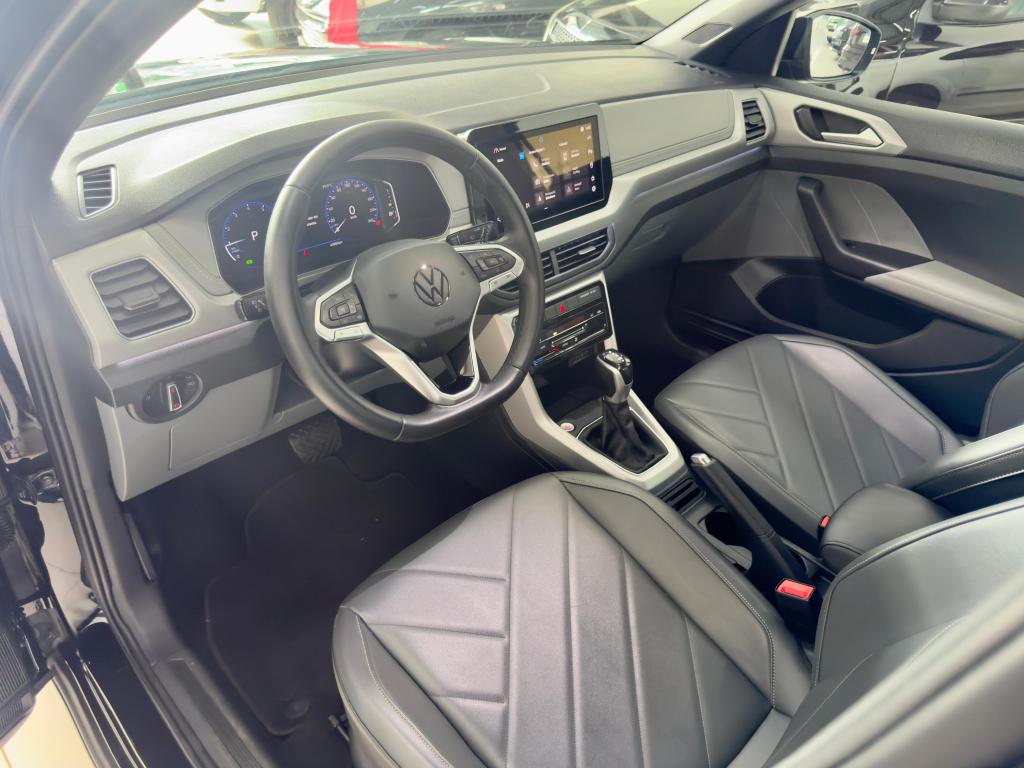 VOLKSWAGEN T-Cross - Foto