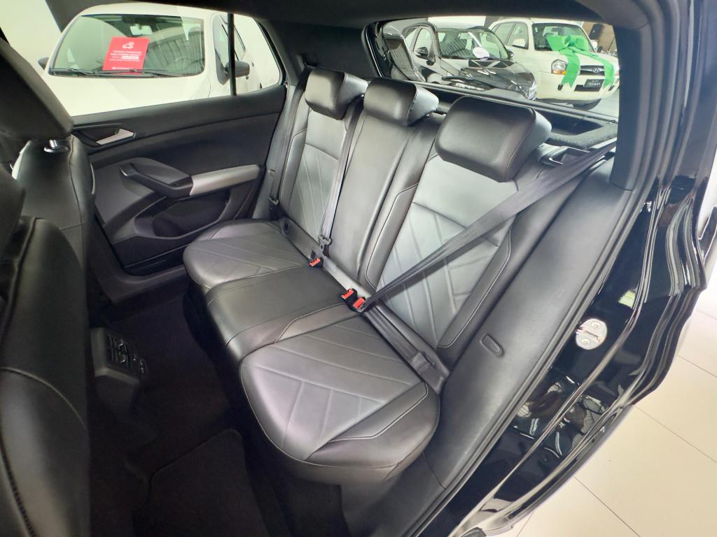 VOLKSWAGEN T-Cross - Foto