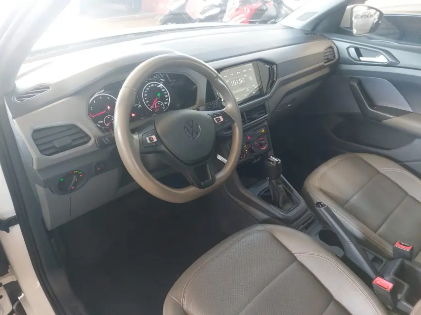 VOLKSWAGEN T-Cross - Foto