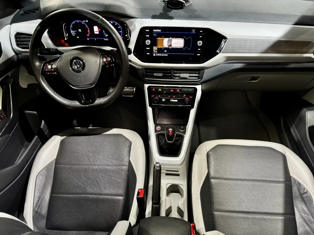 VOLKSWAGEN T-Cross - Foto