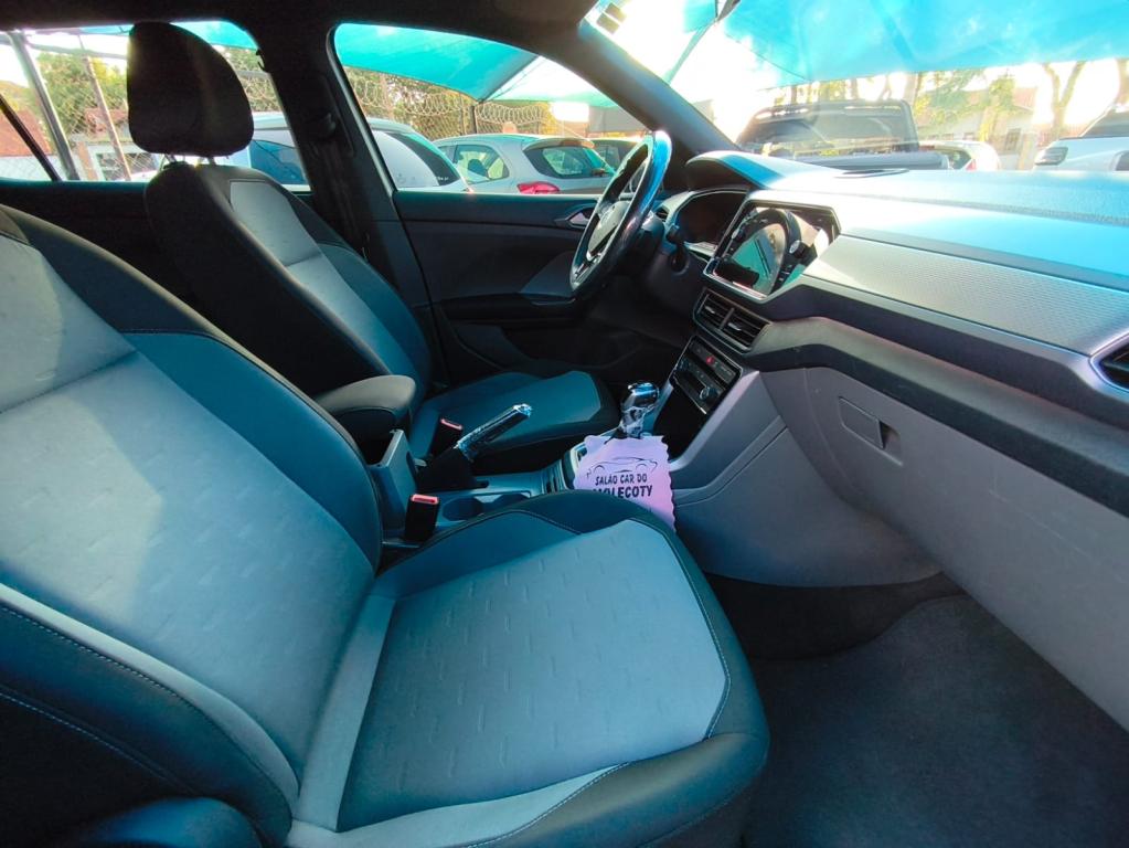 VOLKSWAGEN T-Cross - Foto