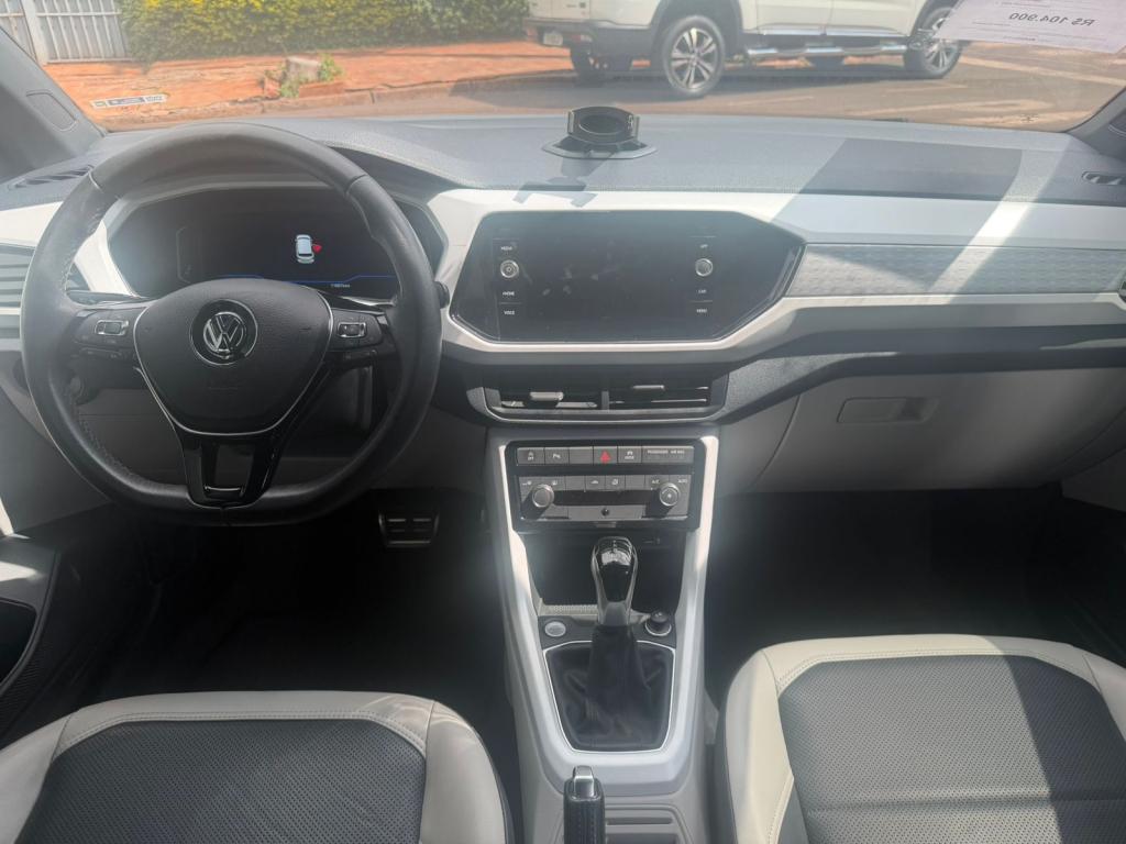 VOLKSWAGEN T-Cross - Foto