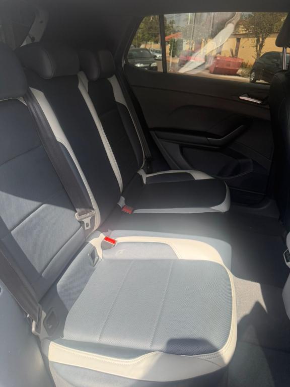 VOLKSWAGEN T-Cross - Foto