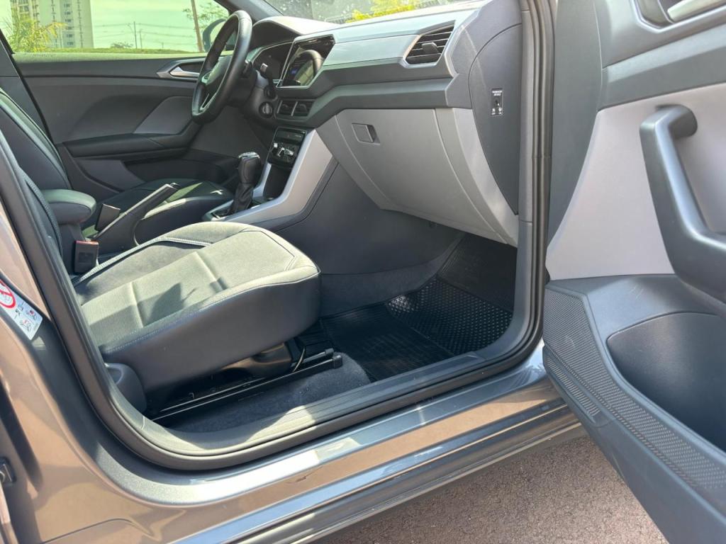 VOLKSWAGEN T-Cross - Foto
