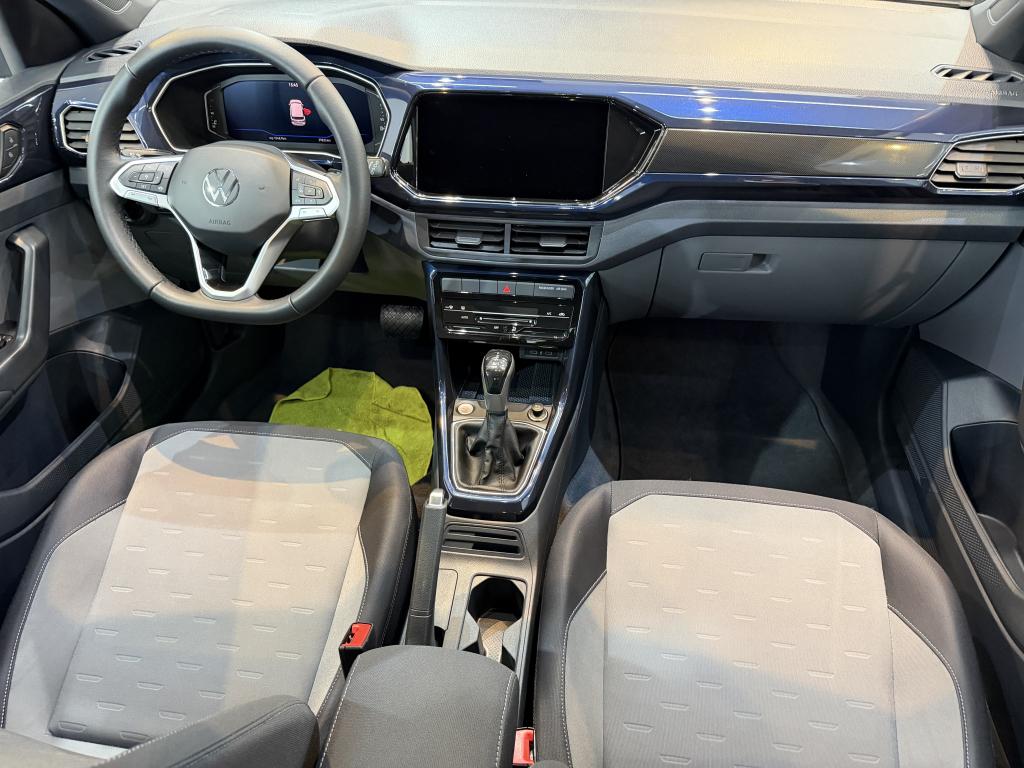 VOLKSWAGEN T-Cross - Foto