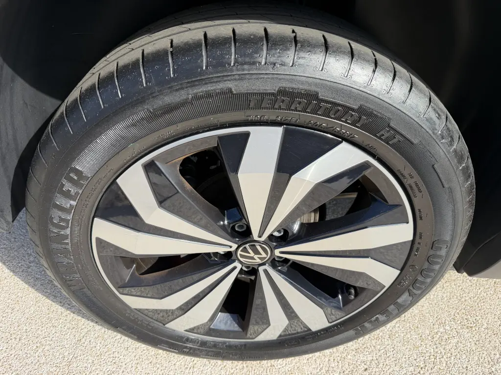 VOLKSWAGEN T-Cross - Foto