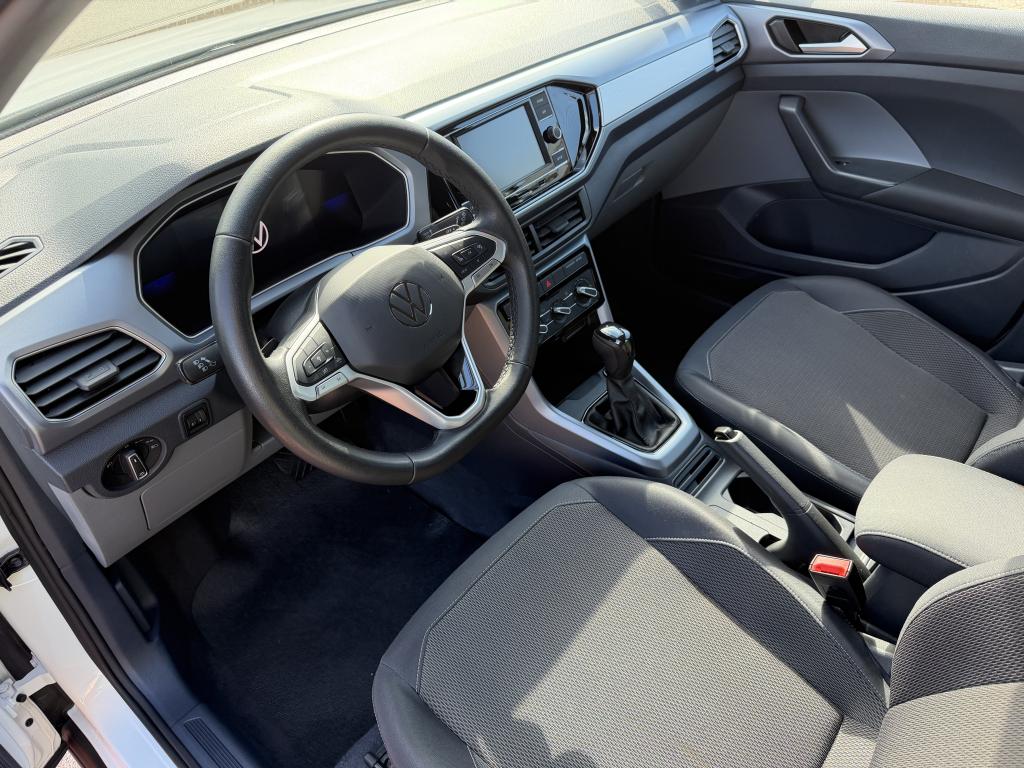 VOLKSWAGEN T-Cross - Foto