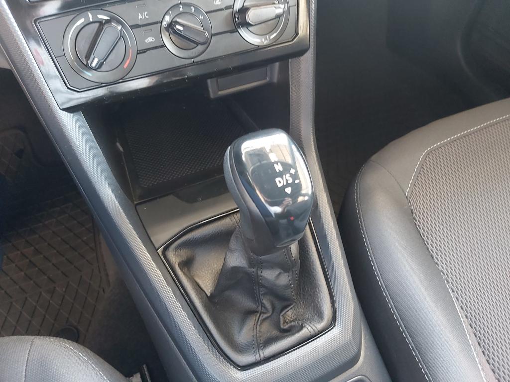 VOLKSWAGEN T-Cross - Foto