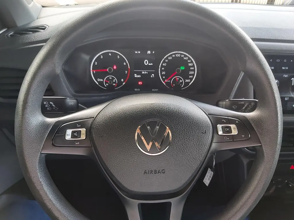 VOLKSWAGEN T-Cross - Foto