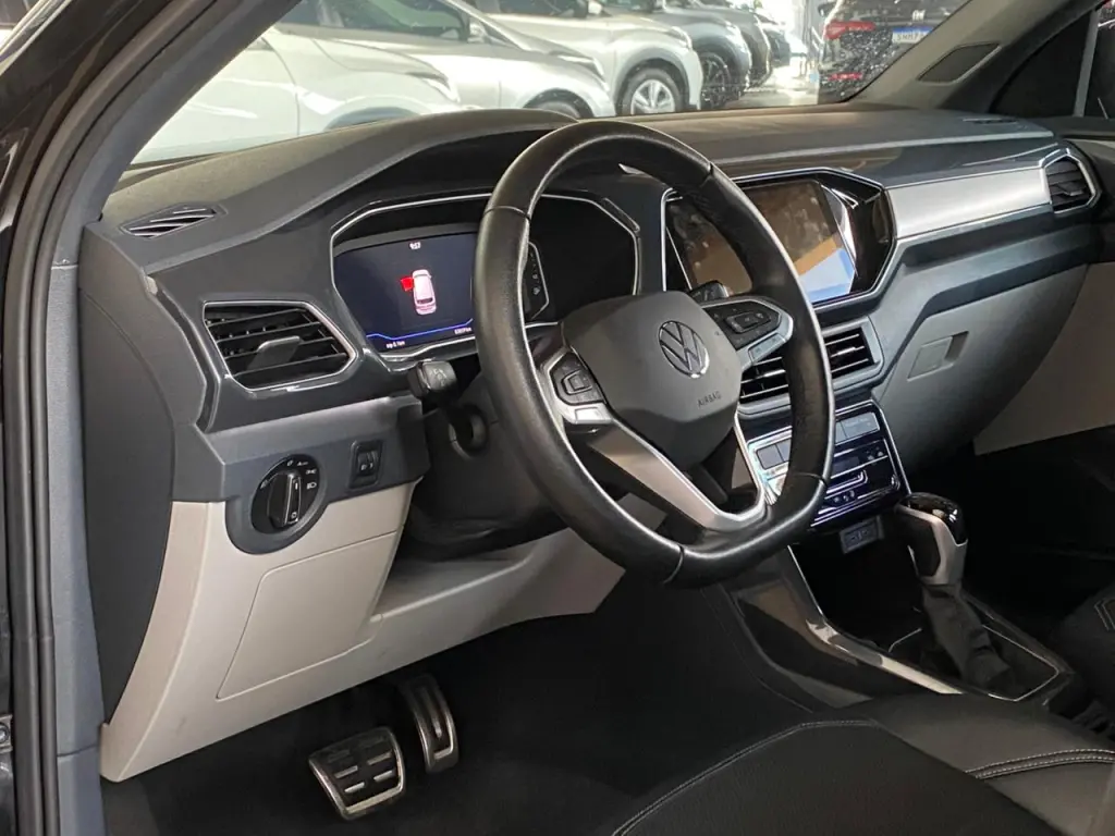 VOLKSWAGEN T-Cross - Foto