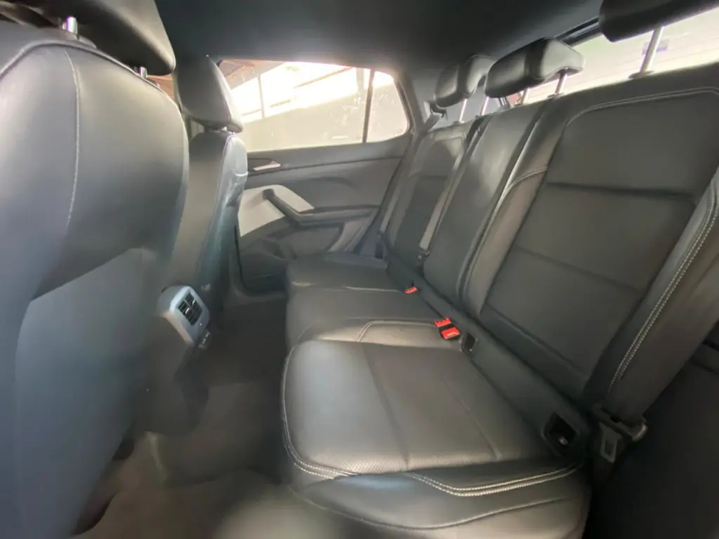 VOLKSWAGEN T-Cross - Foto