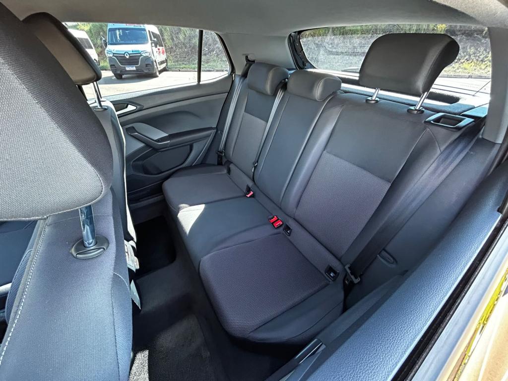 VOLKSWAGEN T-Cross - Foto