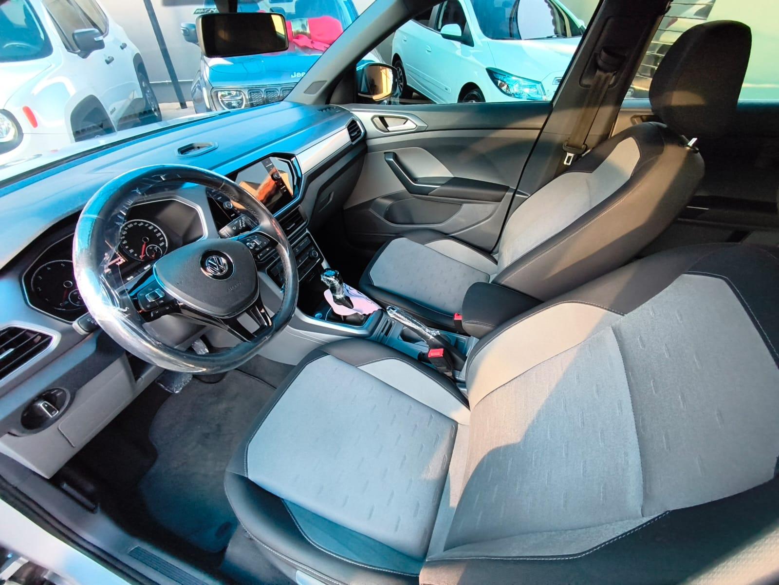 VOLKSWAGEN T-Cross - Foto