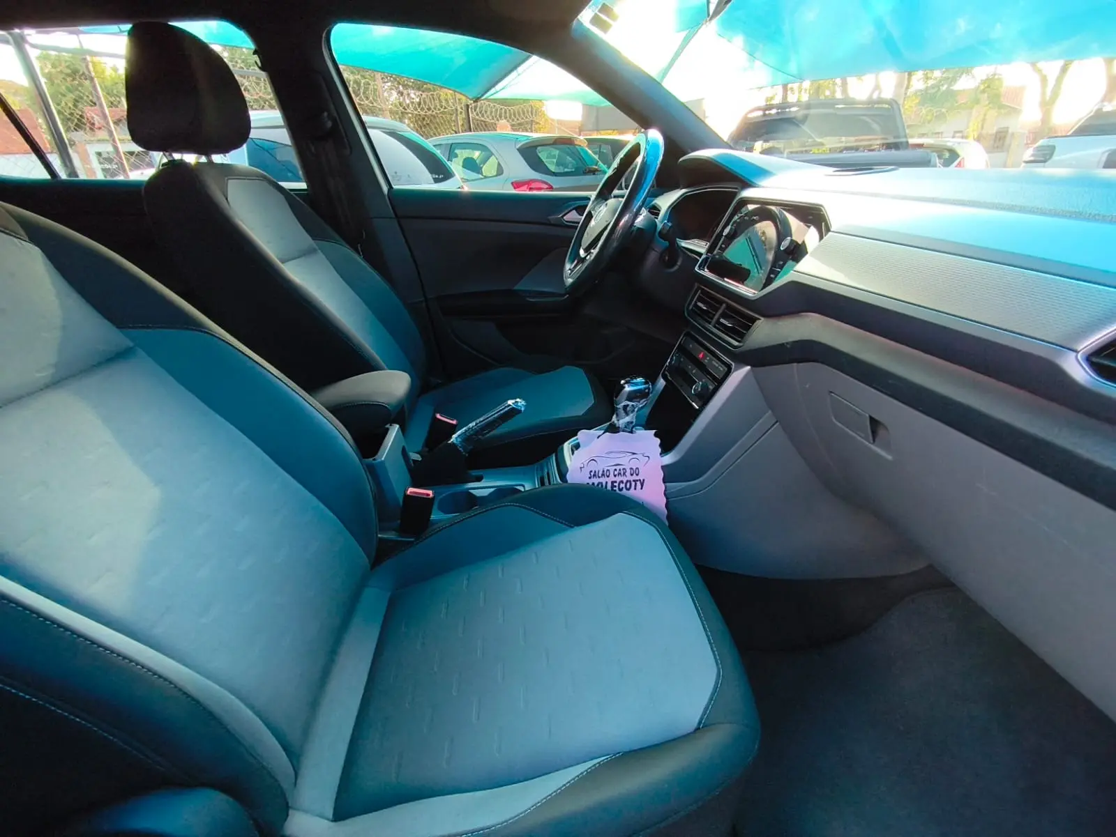 VOLKSWAGEN T-Cross - Foto