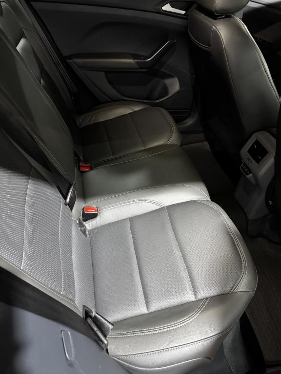 VOLKSWAGEN T-Cross - Foto