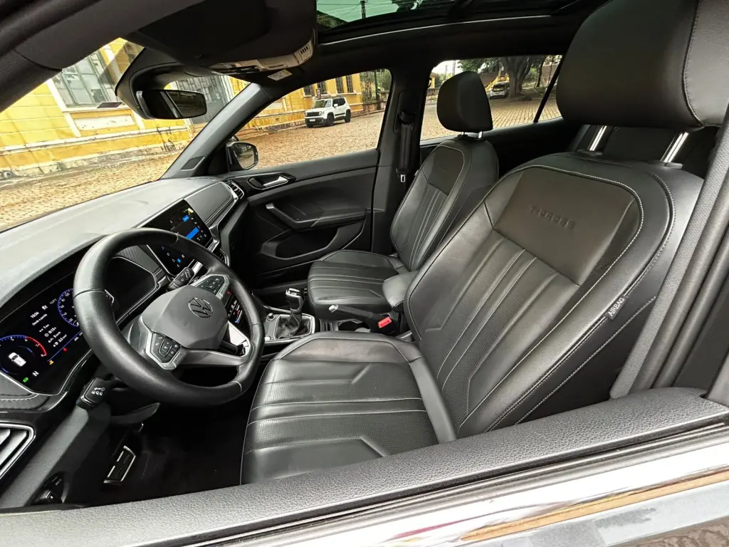 VOLKSWAGEN T-Cross - Foto