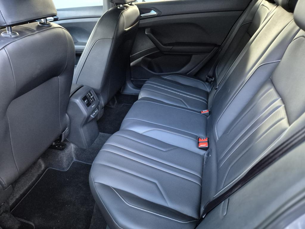 VOLKSWAGEN T-Cross - Foto