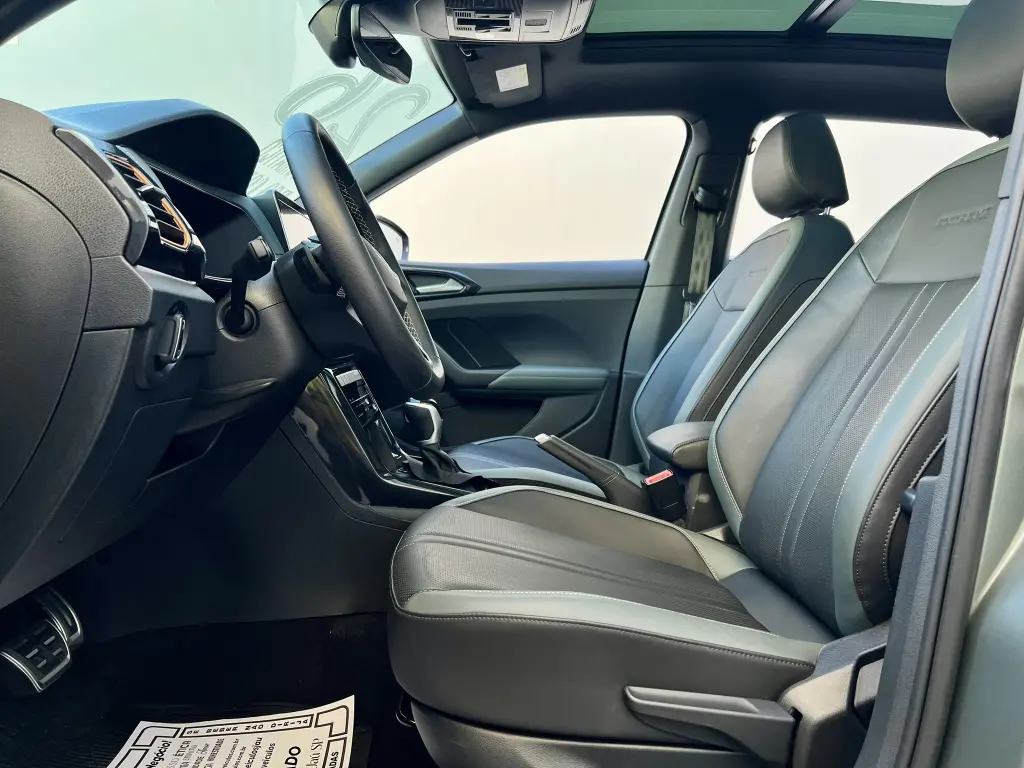 VOLKSWAGEN T-Cross - Foto