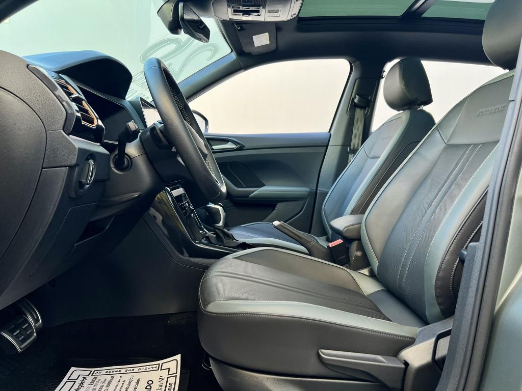 VOLKSWAGEN T-Cross - Foto