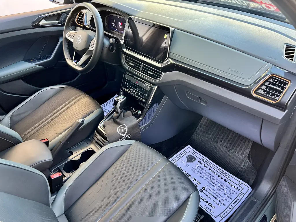 VOLKSWAGEN T-Cross - Foto