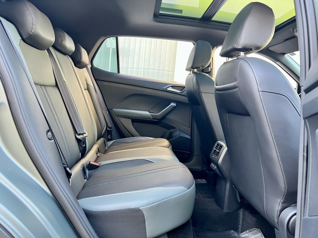 VOLKSWAGEN T-Cross - Foto