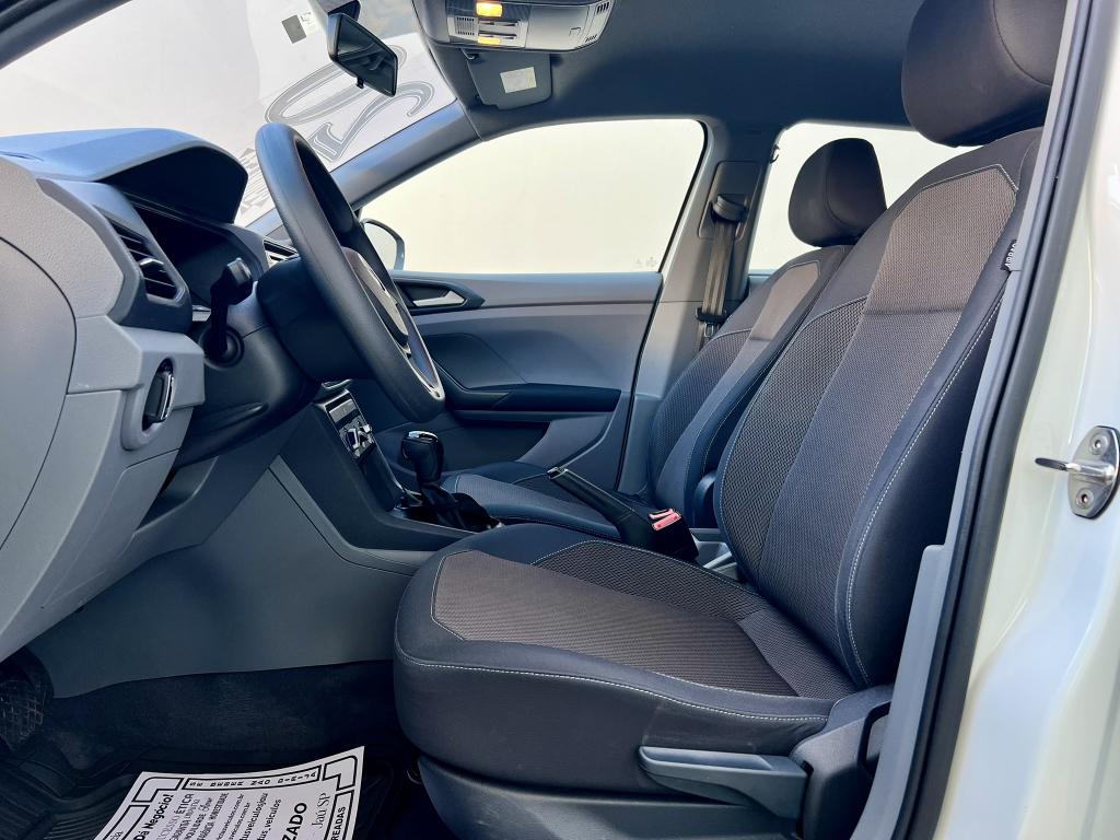 VOLKSWAGEN T-Cross - Foto