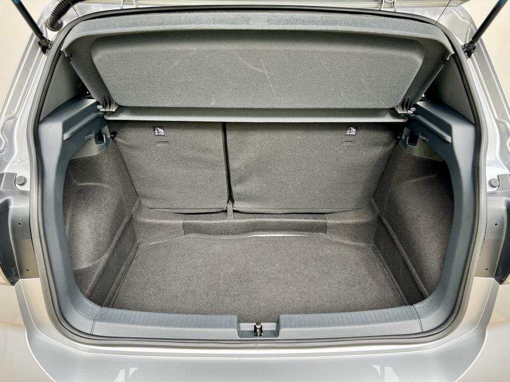 VOLKSWAGEN T-Cross - Foto