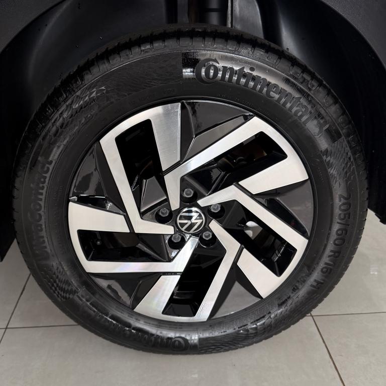 VOLKSWAGEN T-Cross - Foto