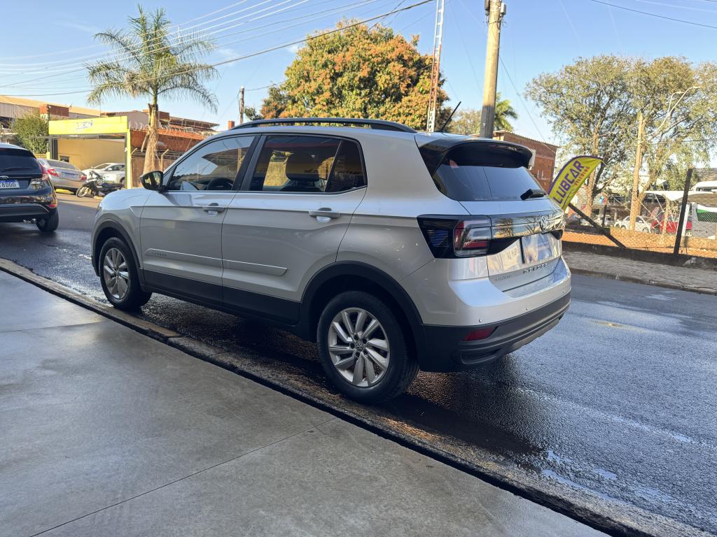 VOLKSWAGEN T-Cross - Foto
