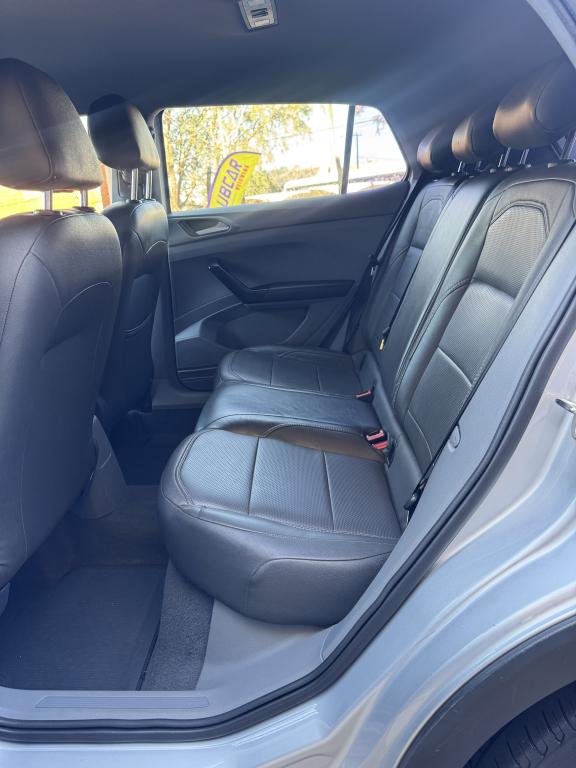 VOLKSWAGEN T-Cross - Foto
