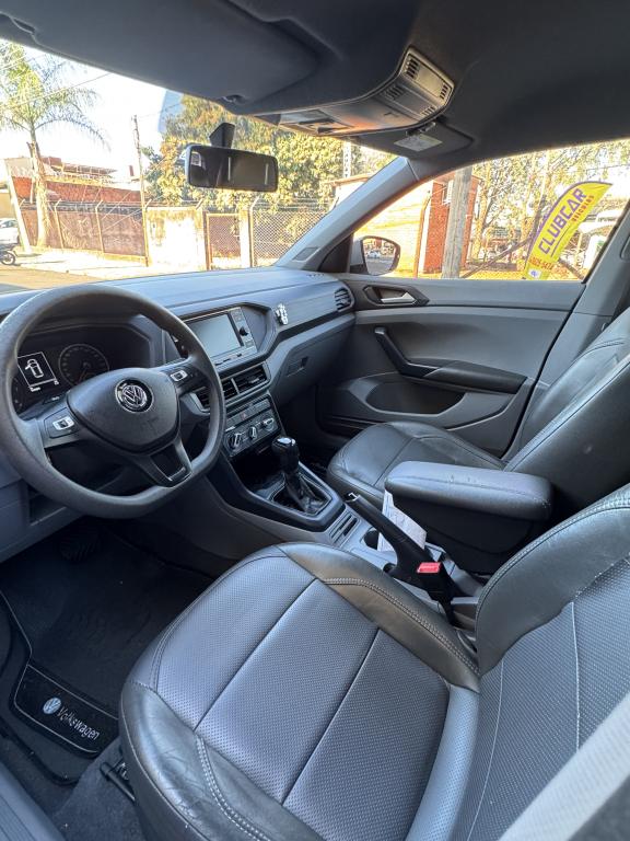 VOLKSWAGEN T-Cross - Foto