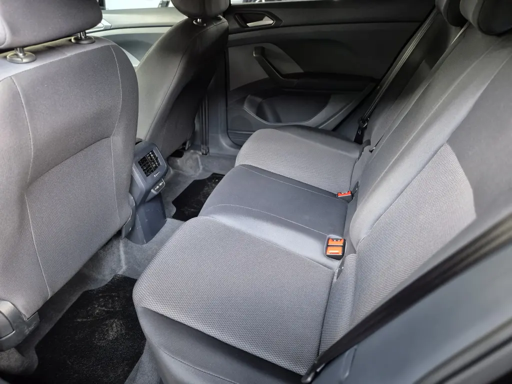 VOLKSWAGEN T-Cross - Foto