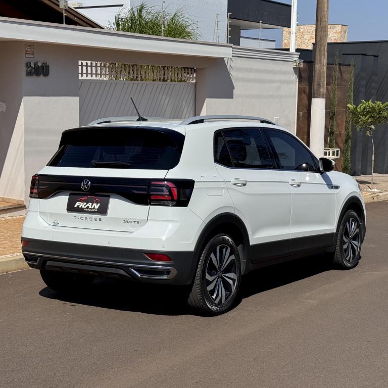 VOLKSWAGEN T-Cross - Foto