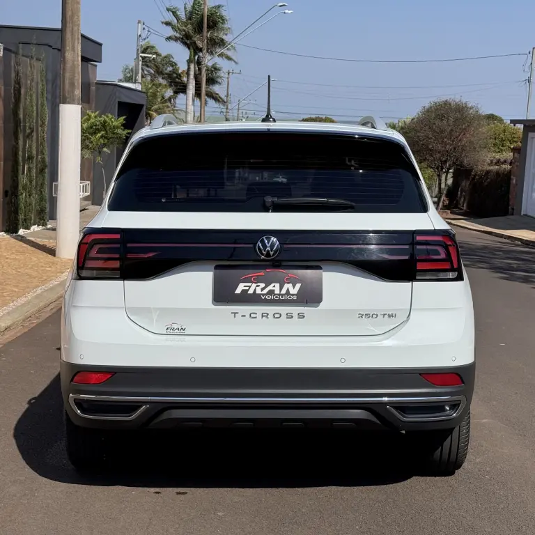 VOLKSWAGEN T-Cross - Foto