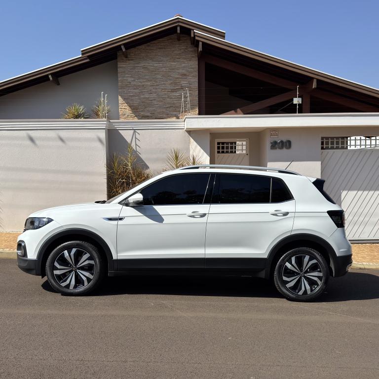VOLKSWAGEN T-Cross - Foto