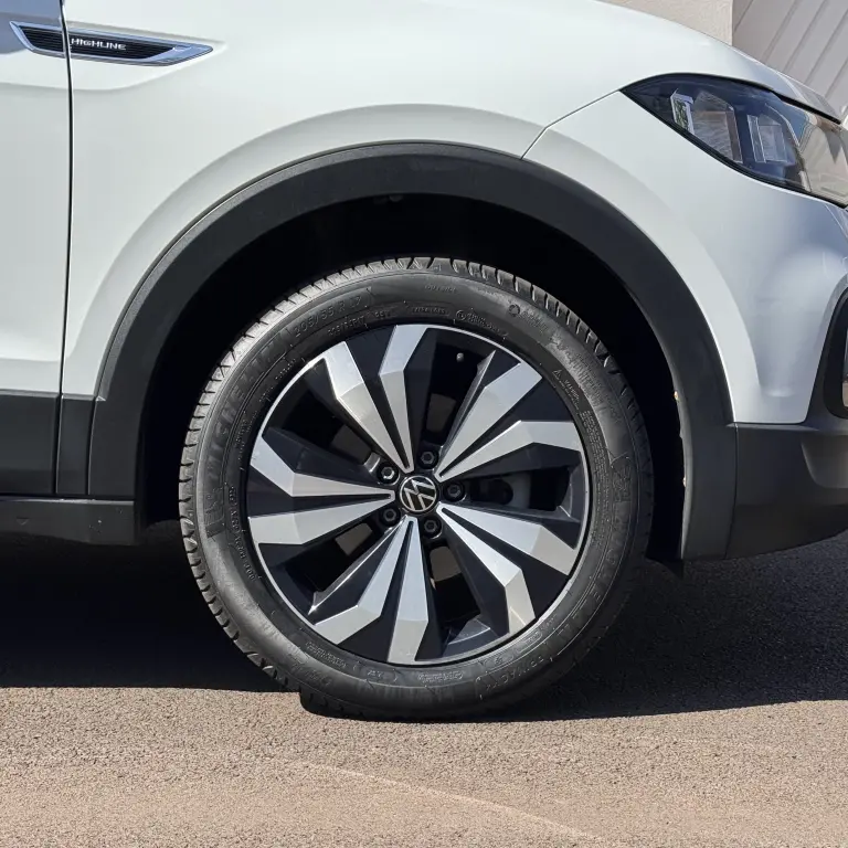 VOLKSWAGEN T-Cross - Foto