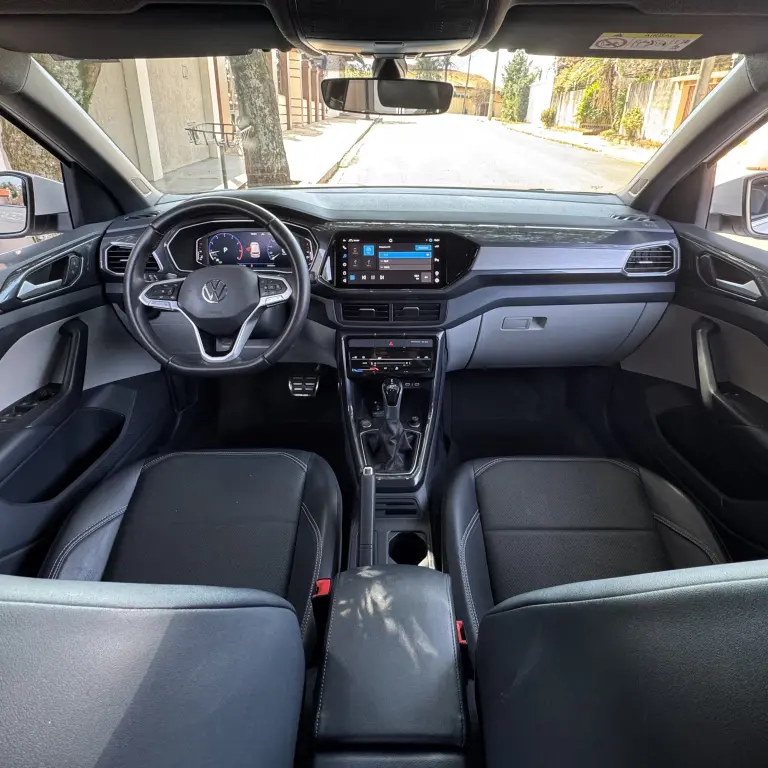 VOLKSWAGEN T-Cross - Foto