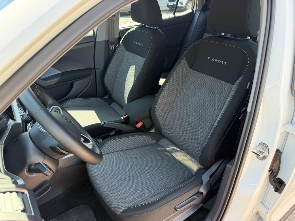 VOLKSWAGEN T-Cross - Foto