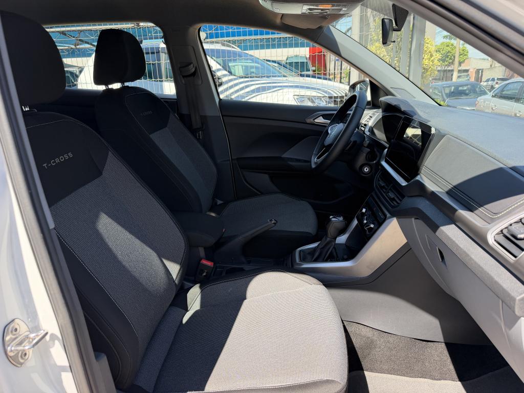 VOLKSWAGEN T-Cross - Foto