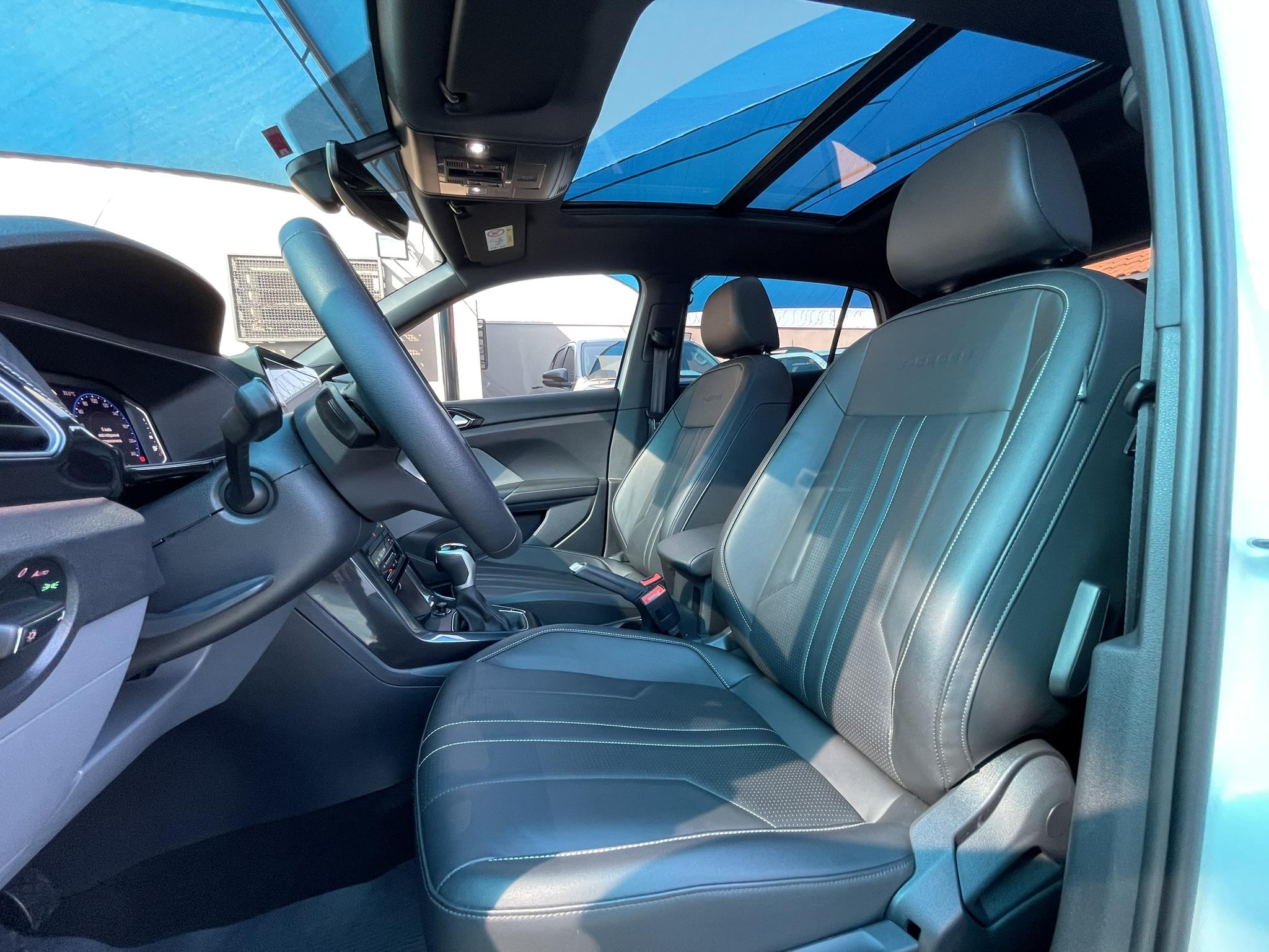 VOLKSWAGEN T-Cross - Foto