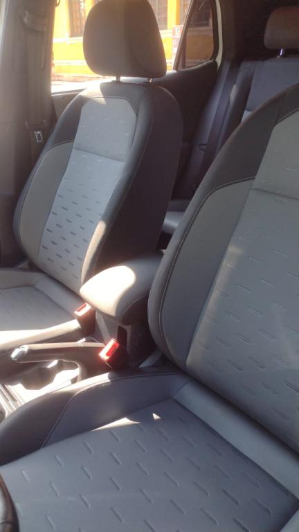 VOLKSWAGEN T-Cross - Foto