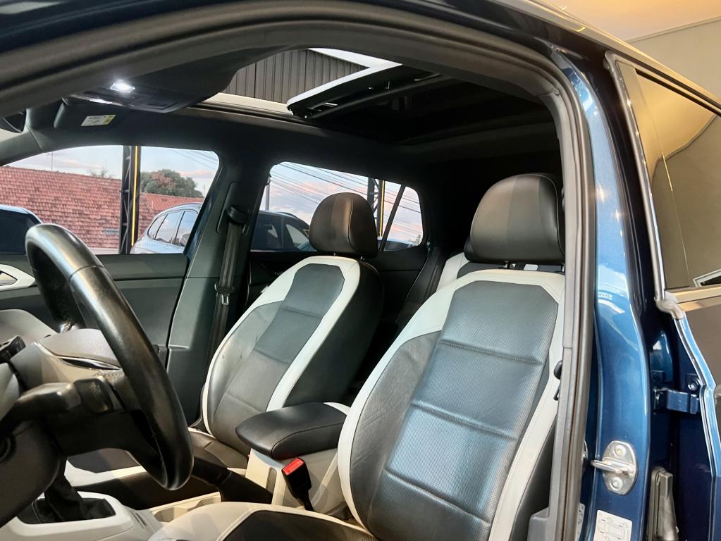 VOLKSWAGEN T-Cross - Foto