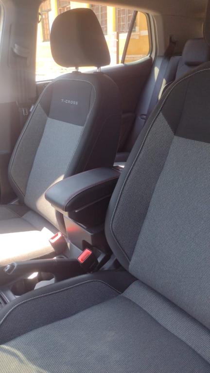 VOLKSWAGEN T-Cross - Foto