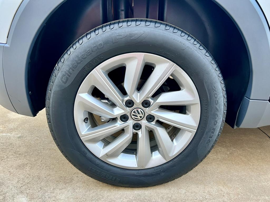 VOLKSWAGEN T-Cross - Foto