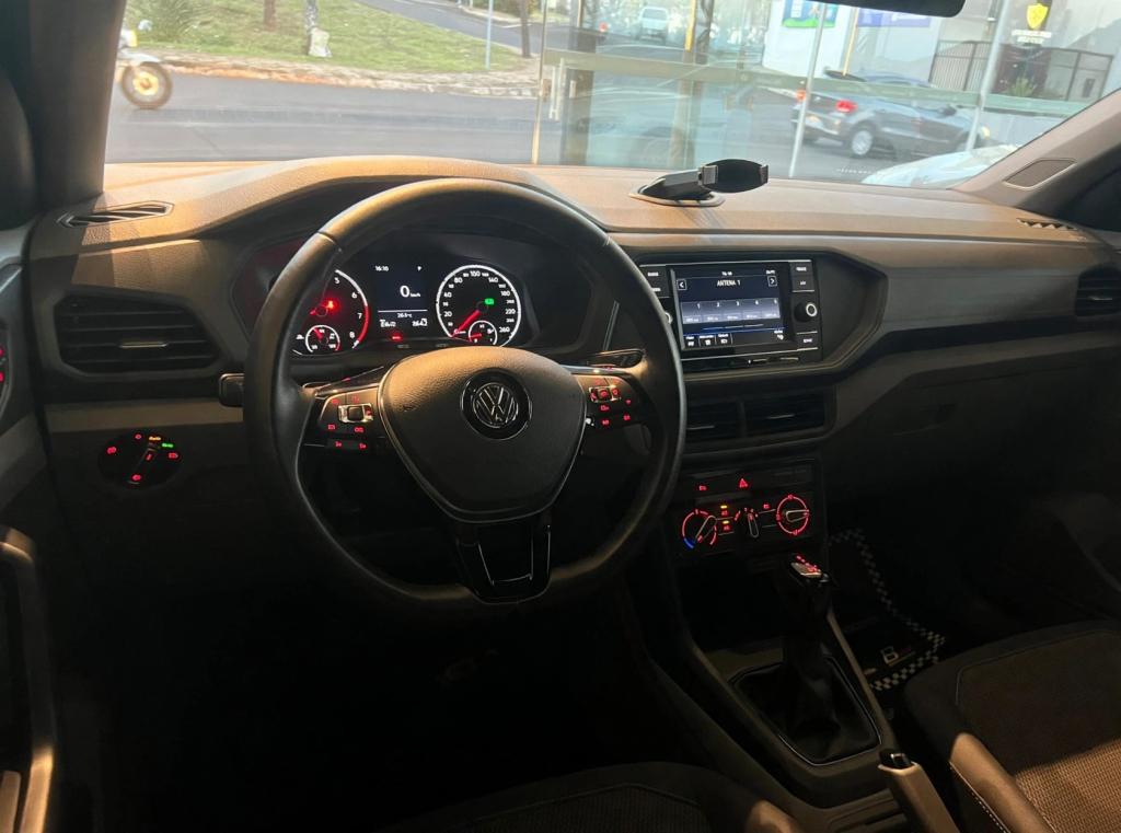 VOLKSWAGEN T-Cross - Foto