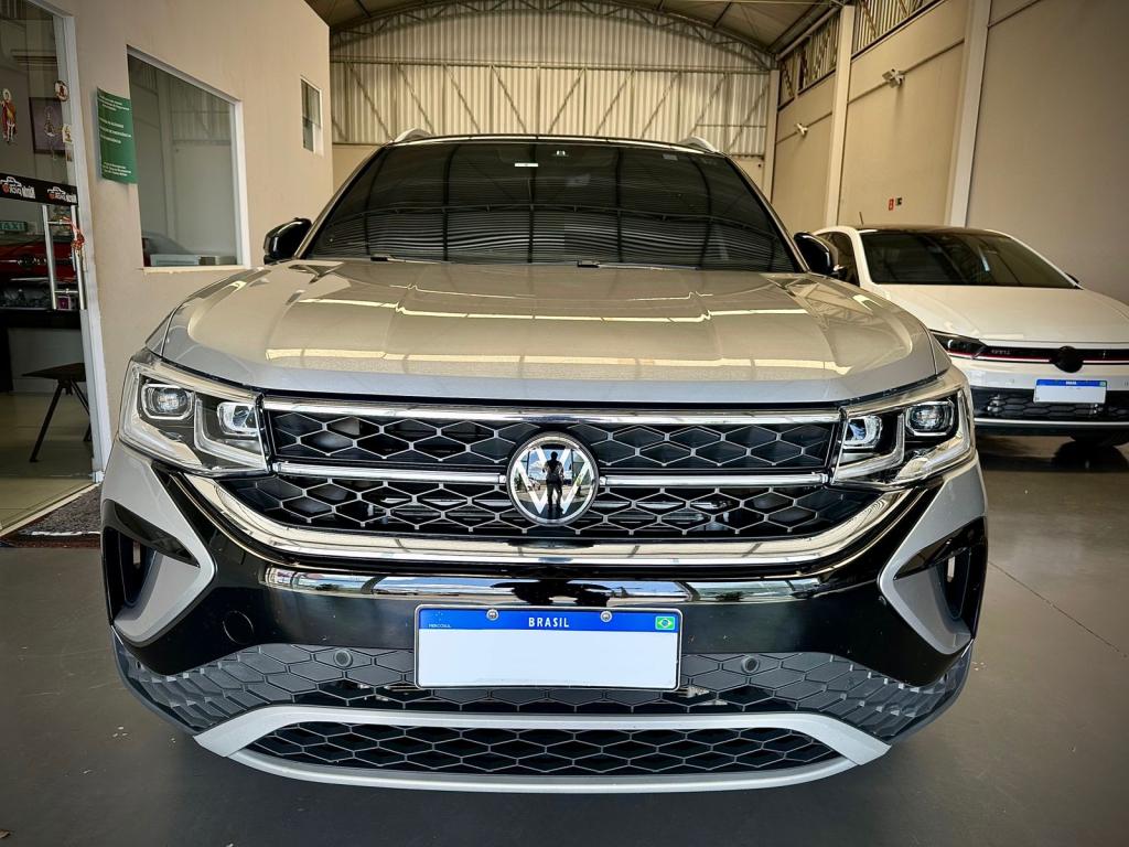VOLKSWAGEN Taos - Foto