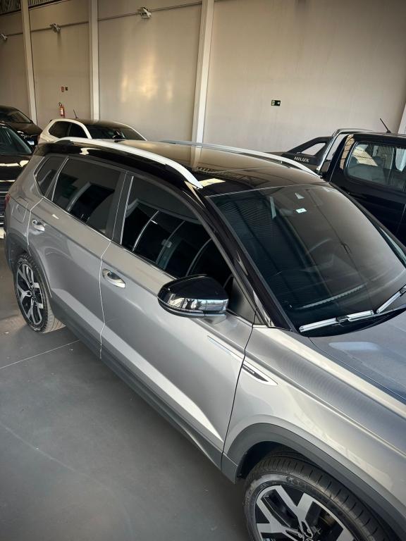 VOLKSWAGEN Taos - Foto