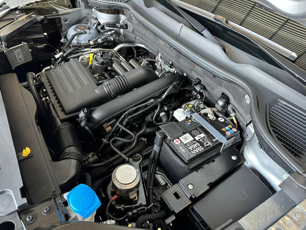 VOLKSWAGEN Taos - Foto