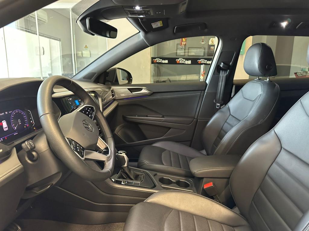 VOLKSWAGEN Taos - Foto